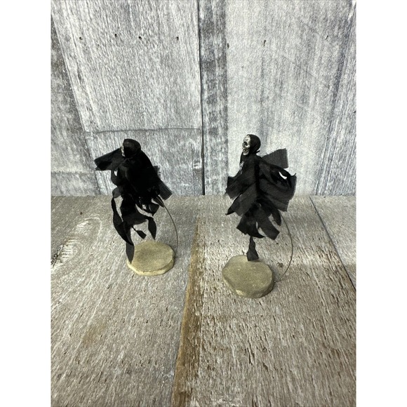 Lemax Spooky Town flying Banshee 2005 pumpkin Halloween Village Set Of 2 - Picture 2 of 4